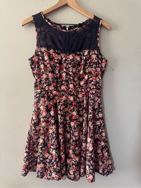 Forever 21 | Floral Fit-and-Flare Dress with Sheer Yoke | M